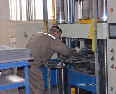 硬质合金生产加班加点，有色金属行业迎来发展新机遇